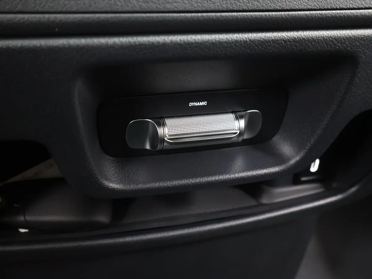 129 L2 PRO 90kWh | Snelladen 110 KWh | Achteruitrijcamera | Parkeerpakket | Comfortbestuurdersstoel | Dodehoekassistent | 8 Zitplaatsen | 360KM Range |