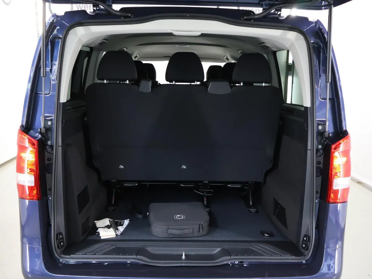 129 L2 PRO 90kWh | Snelladen 110 KWh | Achteruitrijcamera | Parkeerpakket | Comfortbestuurdersstoel | Dodehoekassistent | 8 Zitplaatsen | 360KM Range |
