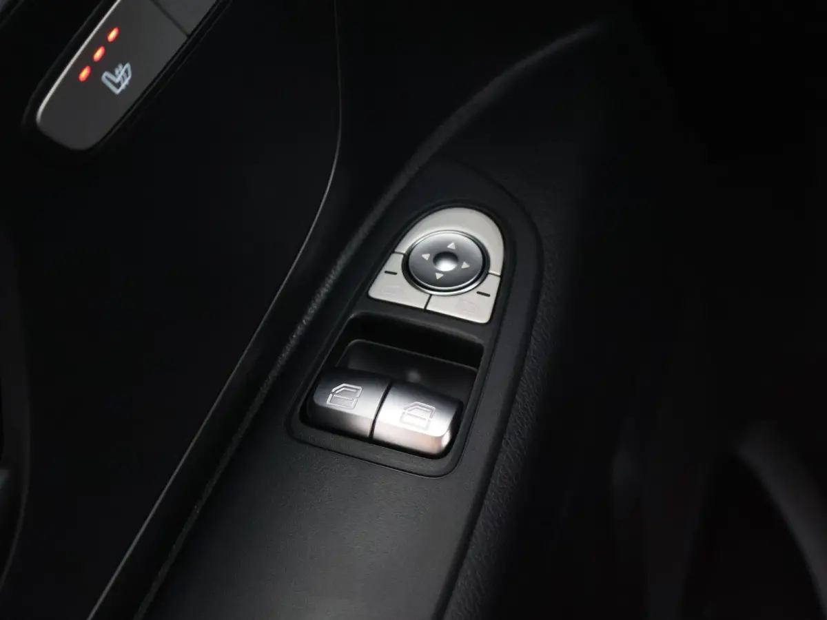 129 L2 PRO 90kWh | Snelladen 110 KWh | Achteruitrijcamera | Parkeerpakket | Comfortbestuurdersstoel | Dodehoekassistent | 8 Zitplaatsen | 360KM Range |