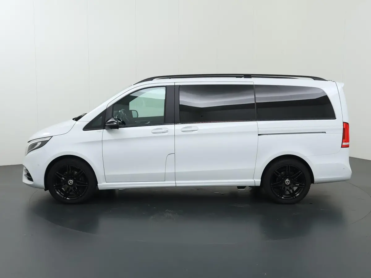 300d | L2 Lang | 4-MATIC | Dubbele Cabine | Burmester | MBUX Navigatie | Standkachel | Dodehoekassistent | Night-pakket | Distronic Plus | 360° Camera | Schuifdeur L+R Elektrisch | Trekhaak