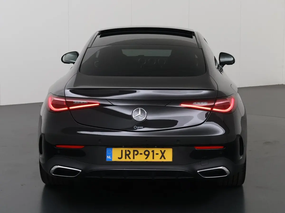 300 4MATIC AMG Line Premium Plus | Panoramadak | Memory | 20-Inch | Nightpakket | AMG spoiler
