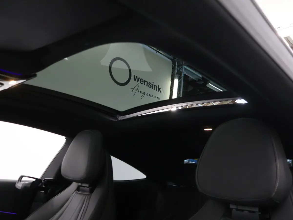 300 4MATIC AMG Line Premium Plus | Panoramadak | Memory | 20-Inch | Nightpakket | AMG spoiler