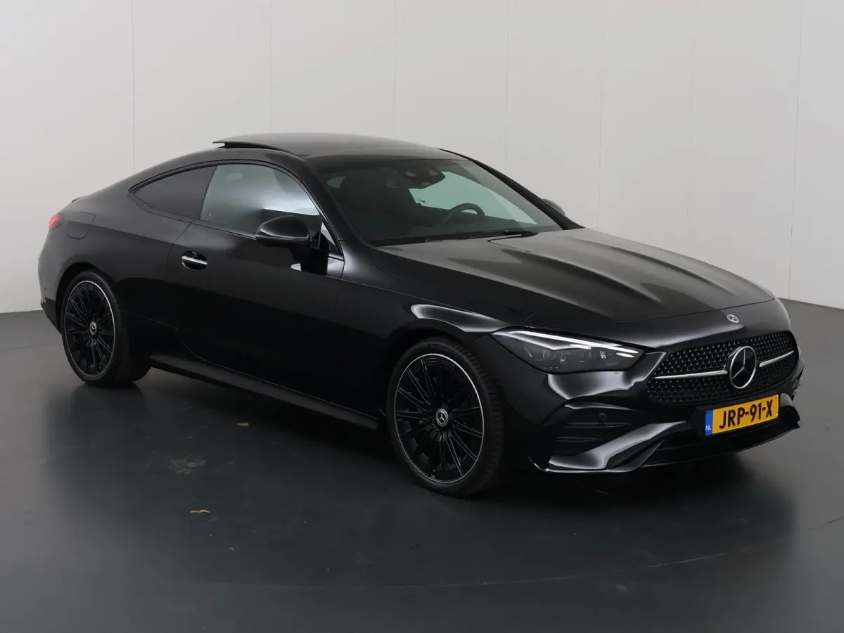300 4MATIC AMG Line Premium Plus | Panoramadak | Memory | 20-Inch | Nightpakket | AMG spoiler