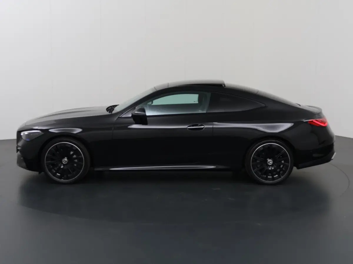 300 4MATIC AMG Line Premium Plus | Panoramadak | Memory | 20-Inch | Nightpakket | AMG spoiler
