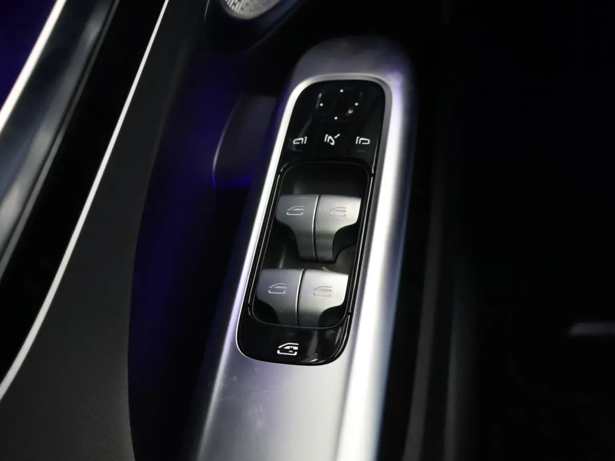 180 Star Edition AMG | Night | Panoramadak | 18" AMG Velgen | Keyless Entry | 360 camera |