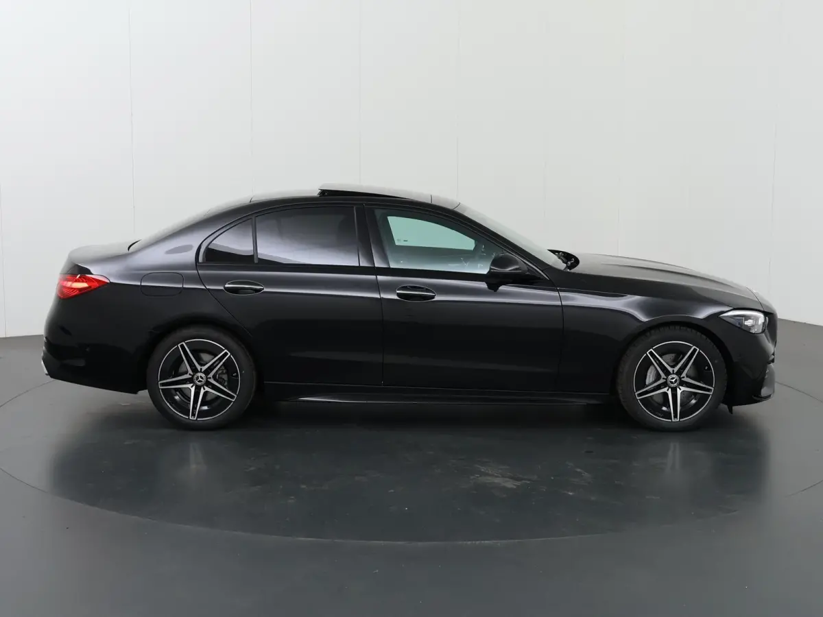 180 Star Edition AMG | Night | Panoramadak | 18" AMG Velgen | Keyless Entry | 360 camera |
