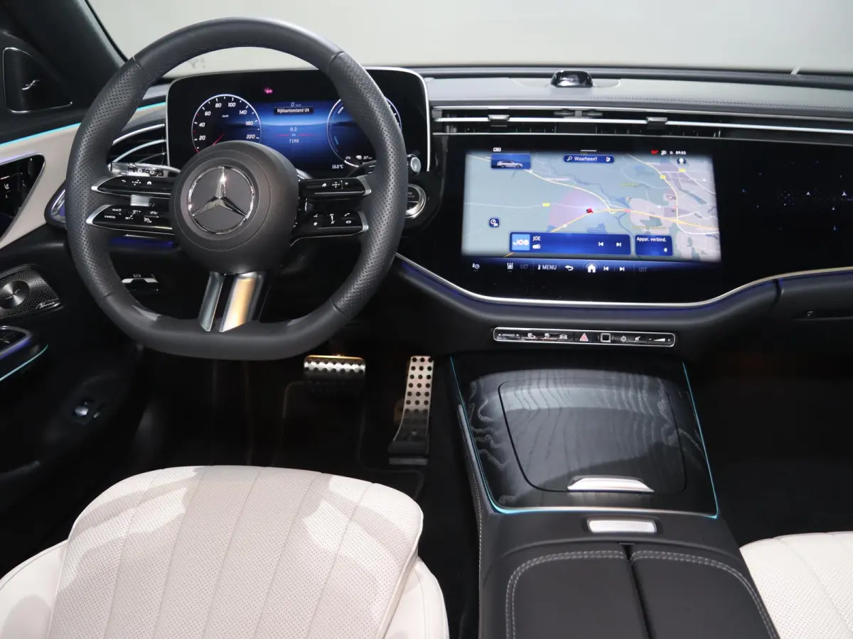 300e AMG Line Sport Edition | Night | Superscreen | Panoramadak | Rijassistentiepakket | Burmester | 360 camera | Stoelverwarming/ventilatie |