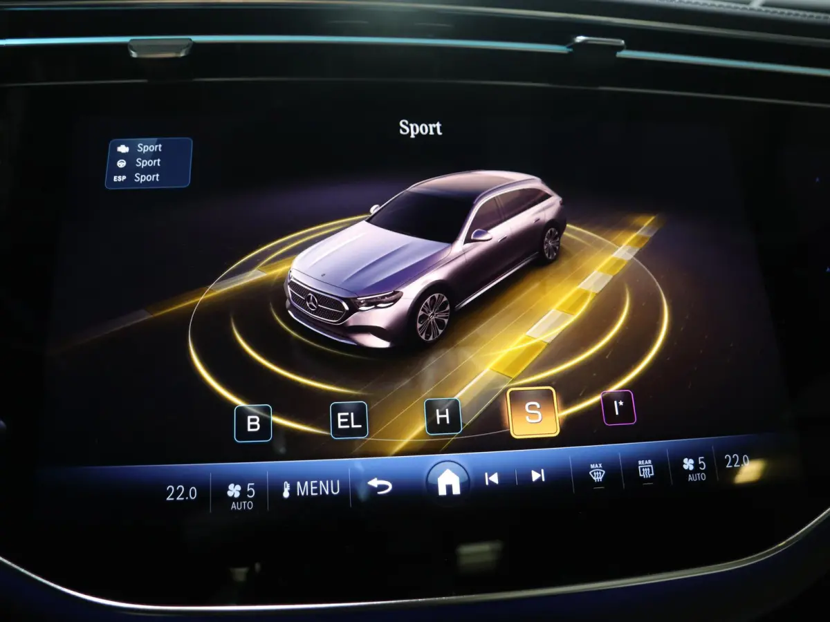 300e AMG Line Sport Edition | Night | Superscreen | Panoramadak | Rijassistentiepakket | Burmester | 360 camera | Stoelverwarming/ventilatie |