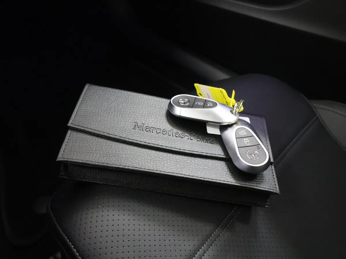Star Edition 180 Star Edition Luxury Line | Panoramaschuifdak | Sfeerverlichting | Memorypakket | Apple CarPlay |