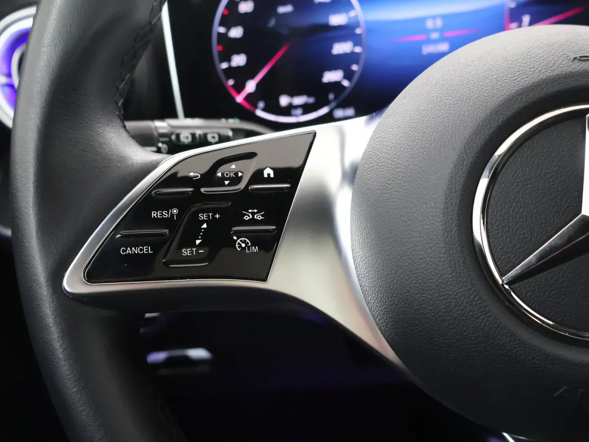Star Edition 180 Star Edition Luxury Line | Panoramaschuifdak | Sfeerverlichting | Memorypakket | Apple CarPlay |