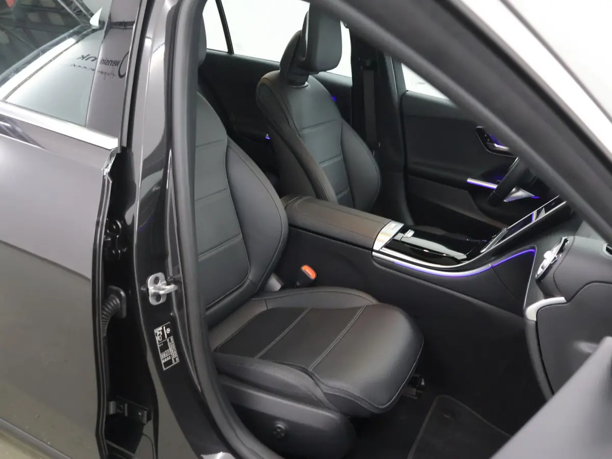 Star Edition 180 Star Edition Luxury Line | Panoramaschuifdak | Sfeerverlichting | Memorypakket | Apple CarPlay |