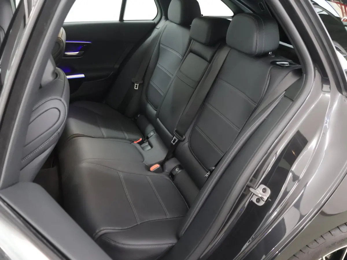 Star Edition 180 Star Edition Luxury Line | Panoramaschuifdak | Sfeerverlichting | Memorypakket | Apple CarPlay |