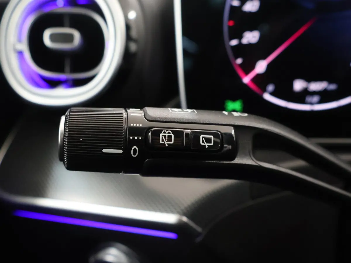 Star Edition 180 Star Edition Luxury Line | Panoramaschuifdak | Sfeerverlichting | Memorypakket | Apple CarPlay |