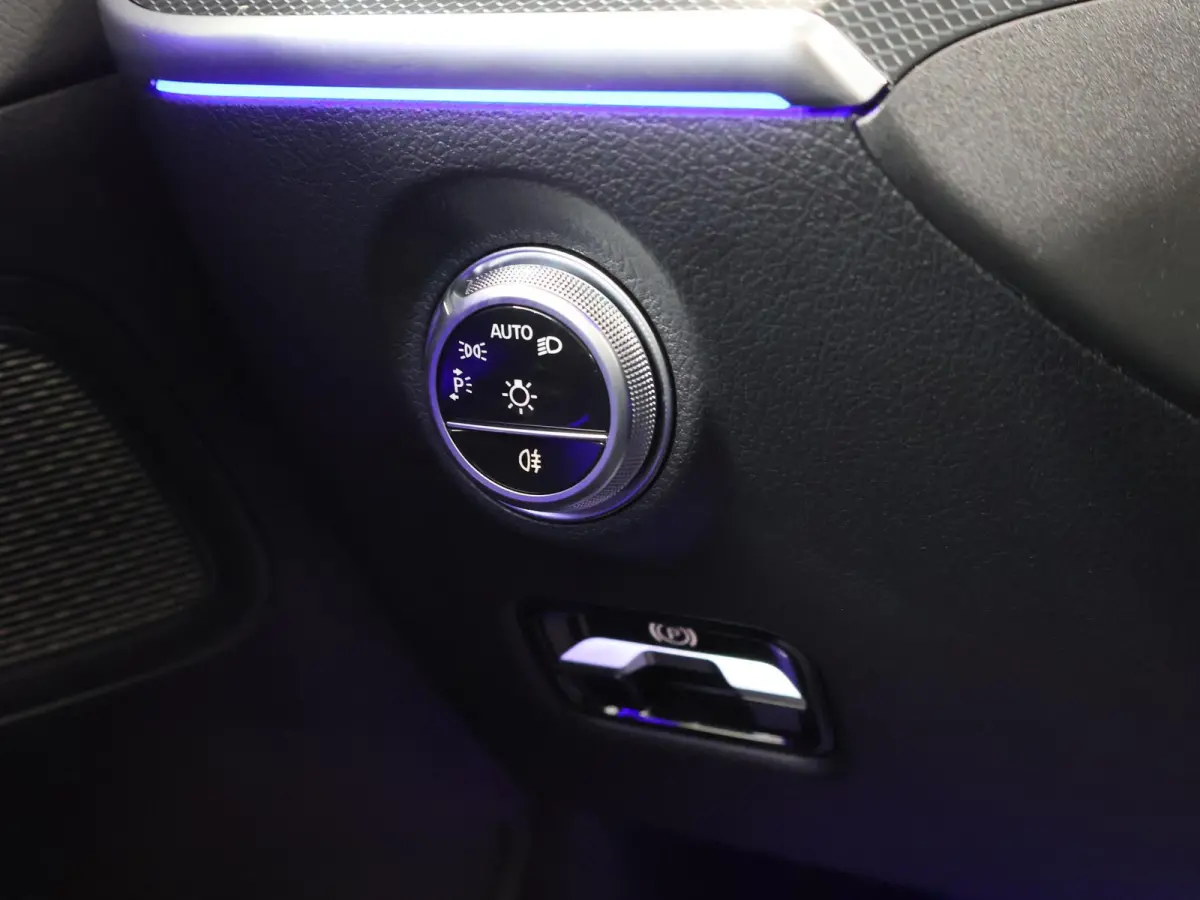 Star Edition 180 Star Edition Luxury Line | Panoramaschuifdak | Sfeerverlichting | Memorypakket | Apple CarPlay |
