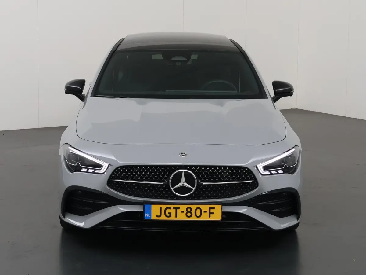 Coupé 180 Business Solution AMG | Panoramaschuifdak | AMG Line Plus | Night pakket | Head-up display | 360° camera | 19"AMG velgen Multispaaks