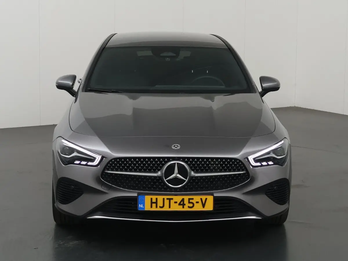 250e Star Edition | Easypack - achterklep | Keyless go | Achteruitrijcamera | Stoelverwarming | Sfeerverlichting |