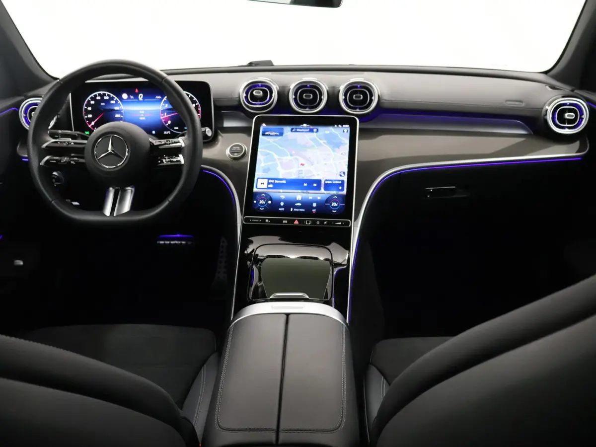 200 AMG Line | Panoramadak | Night | Memory | Burmester | Rode gordels | 19 inch AMG multispaaks | Headup |