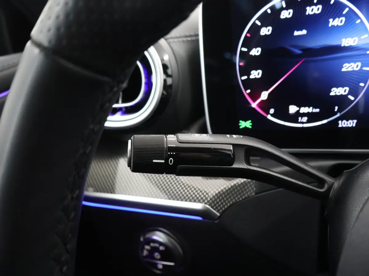200 AMG Line | Panoramadak | Night | Memory | Burmester | Rode gordels | 19 inch AMG multispaaks | Headup |