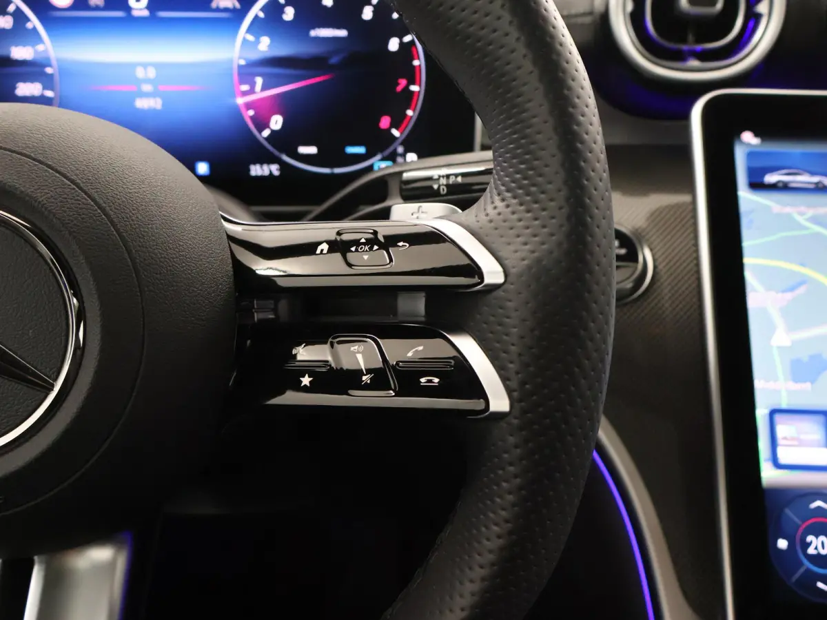 200 AMG Line | Panoramadak | Night | Memory | Burmester | Rode gordels | 19 inch AMG multispaaks | Headup |