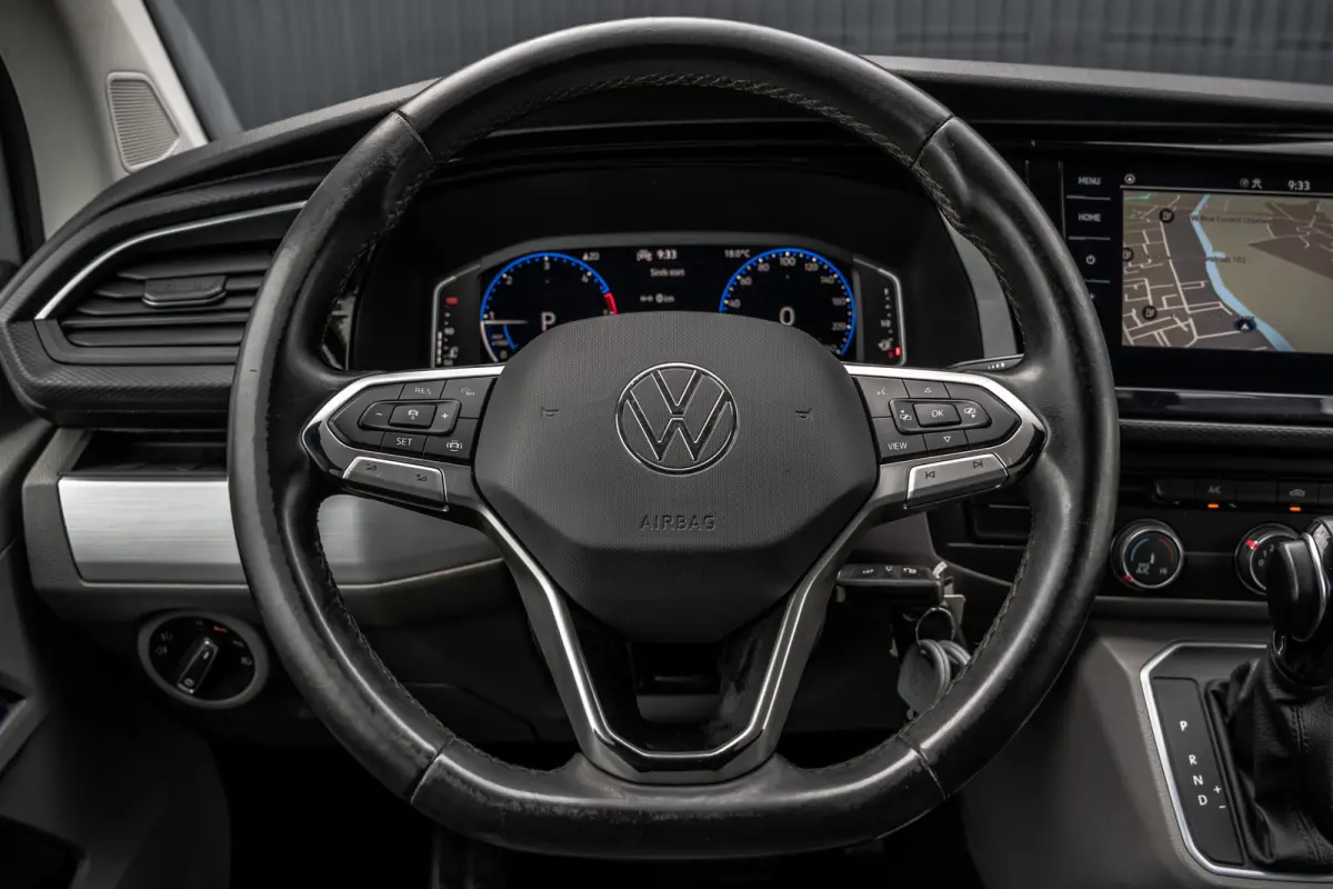 T6.1 Bulli 2.0 TDI L1H1 | Virtual cockpit | Automaat | 150 PK | 3-Zits | 1e Eigenaar | LED | Camera | Carplay | PDC | Zijschuifdeur R+L | Trekhaak
