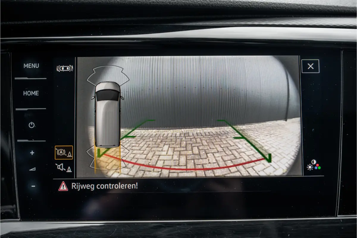 T6.1 Bulli 2.0 TDI L1H1 | Virtual cockpit | Automaat | 150 PK | 3-Zits | 1e Eigenaar | LED | Camera | Carplay | PDC | Zijschuifdeur R+L | Trekhaak