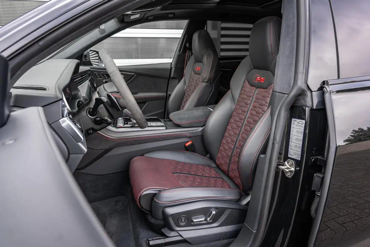 RS 4.0 TFSI 640pk quattro Performance | Panoramadak | Trekhaak | Head-up | Laser LED | B&O Premium | 23" LMV | Massage & Verwarming