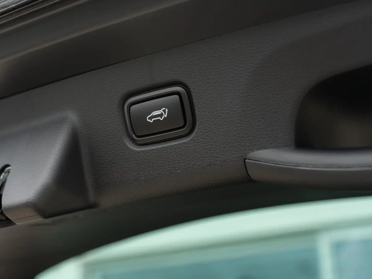 1.6 T-GDi Plug-in Hybrid DynamicPlusLine | Actieprijs* | Op Voorraad | Schuif-/Kanteldak | Stoel en Stuurverwarming | Navi. | Clima. | Adapt. Cruise. | Dodehoekassitentie