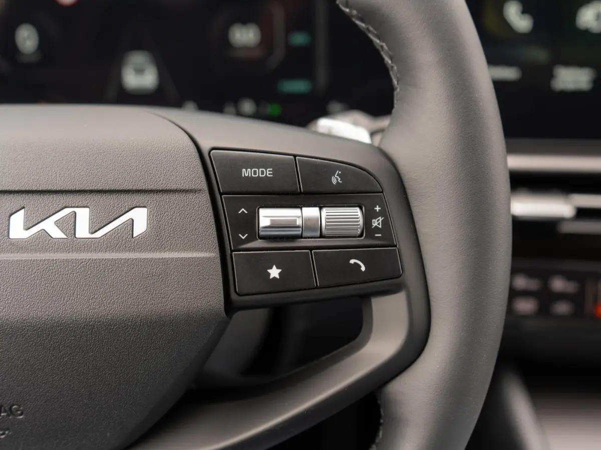 1.6 T-GDi Plug-in Hybrid DynamicPlusLine | Actieprijs* | Op Voorraad | Schuif-/Kanteldak | Stoel en Stuurverwarming | Navi. | Clima. | Adapt. Cruise. | Dodehoekassitentie