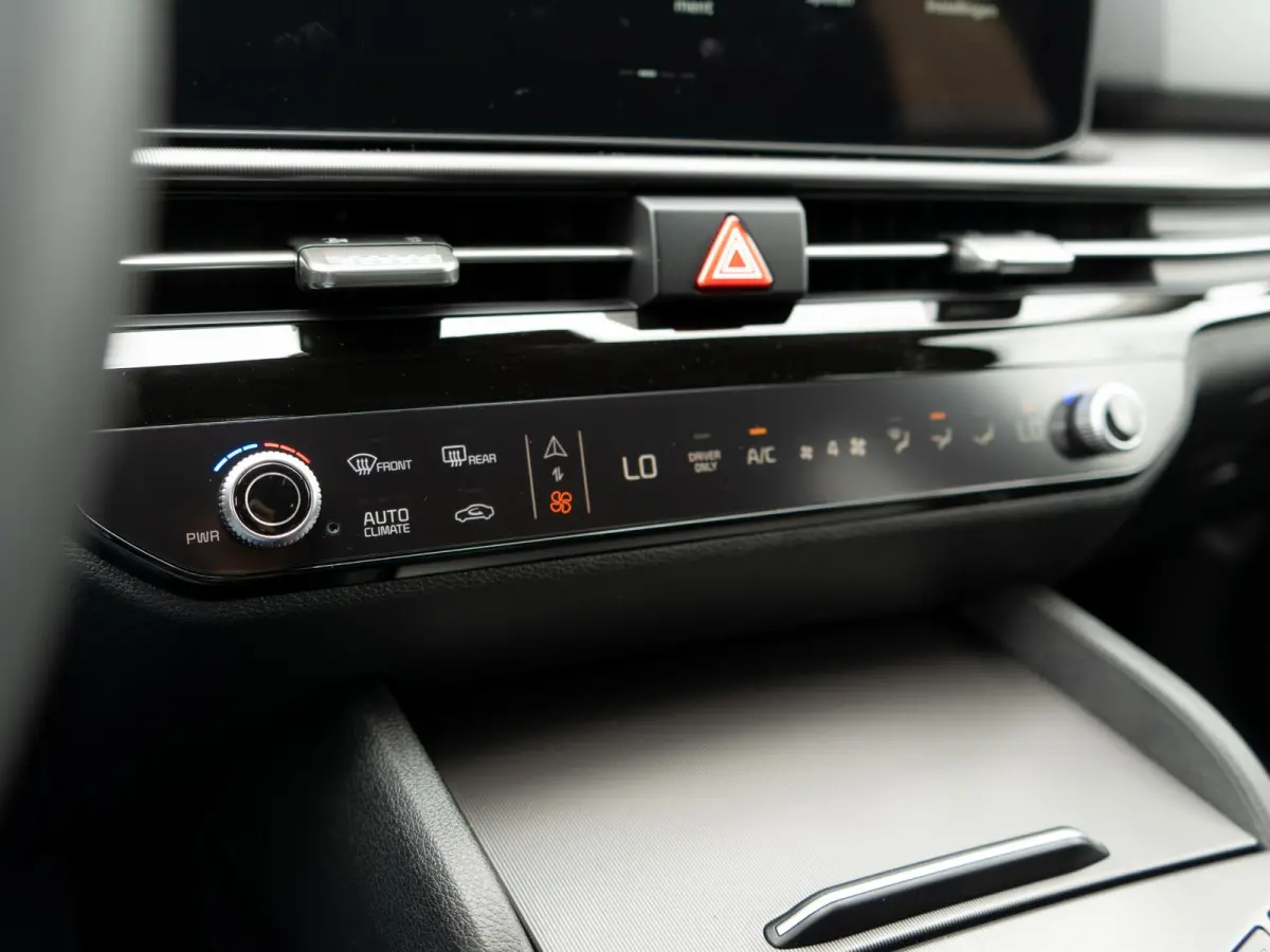 1.6 T-GDi Plug-in Hybrid DynamicPlusLine | Actieprijs* | Op Voorraad | Schuif-/Kanteldak | Stoel en Stuurverwarming | Navi. | Clima. | Adapt. Cruise. | Dodehoekassitentie