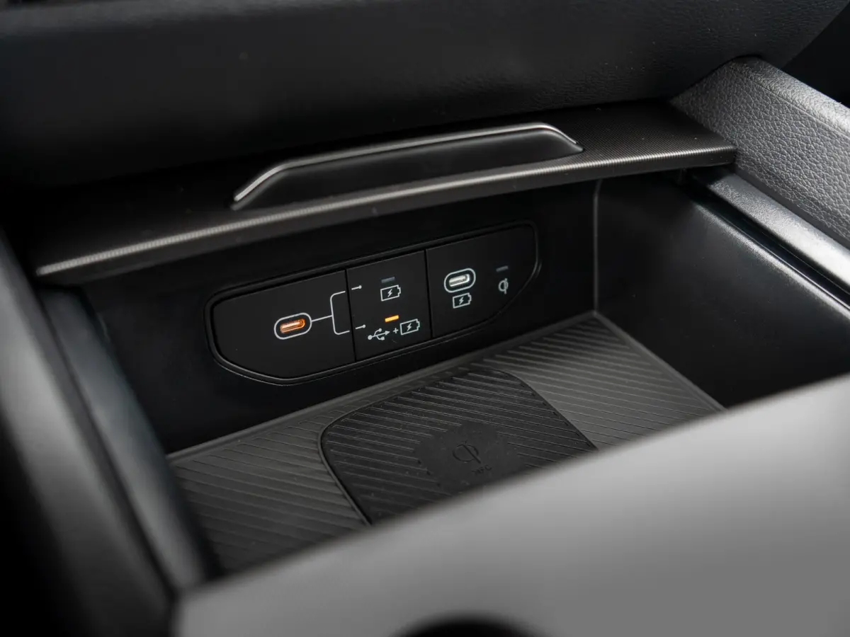 1.6 T-GDi Plug-in Hybrid DynamicPlusLine | Actieprijs* | Op Voorraad | Schuif-/Kanteldak | Stoel en Stuurverwarming | Navi. | Clima. | Adapt. Cruise. | Dodehoekassitentie