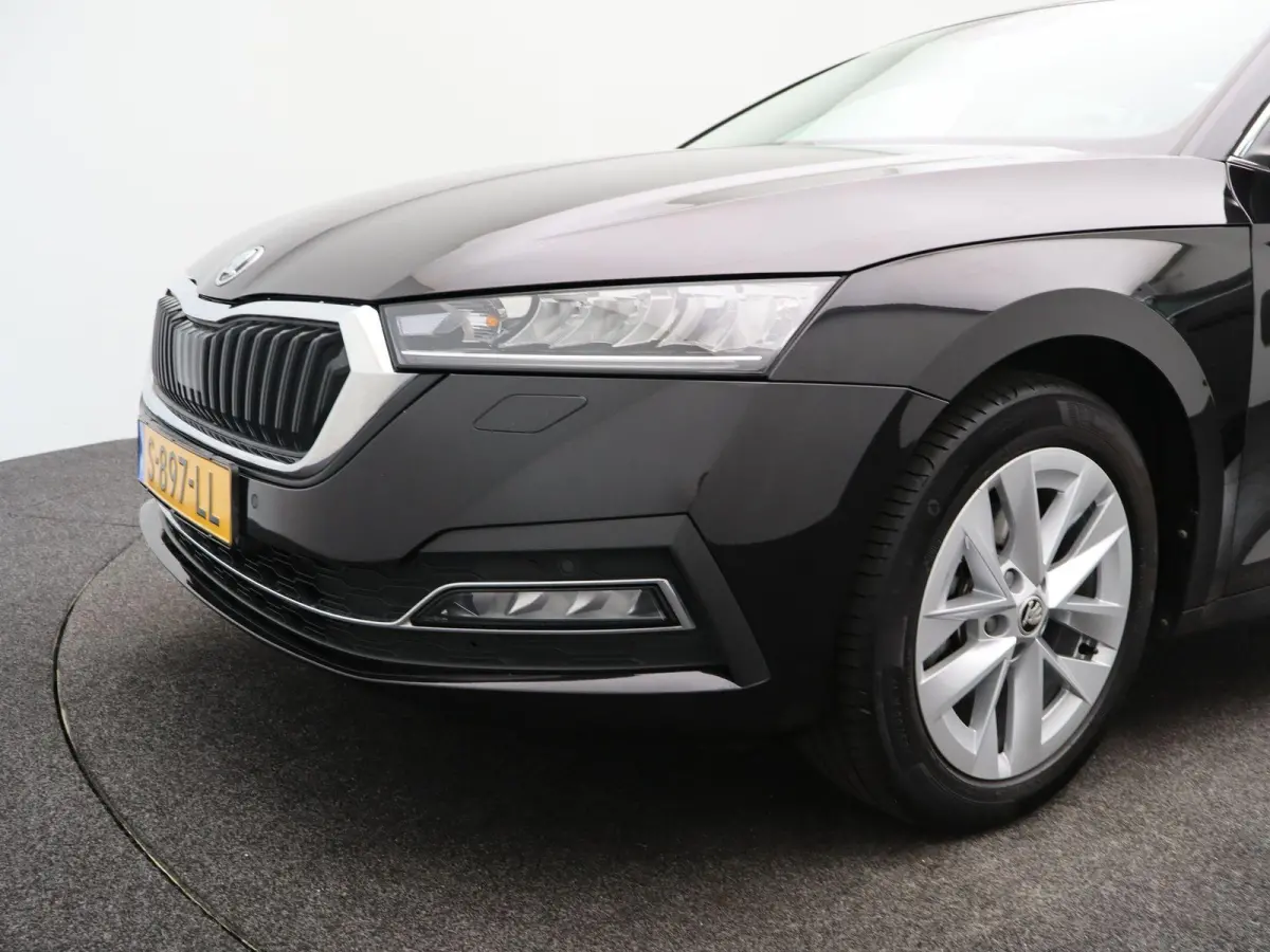 1.0 TSI Business Edition Plus | Apple Carplay / Android Auto | Keyless | Virtual Cockpit | Privacy Glass |