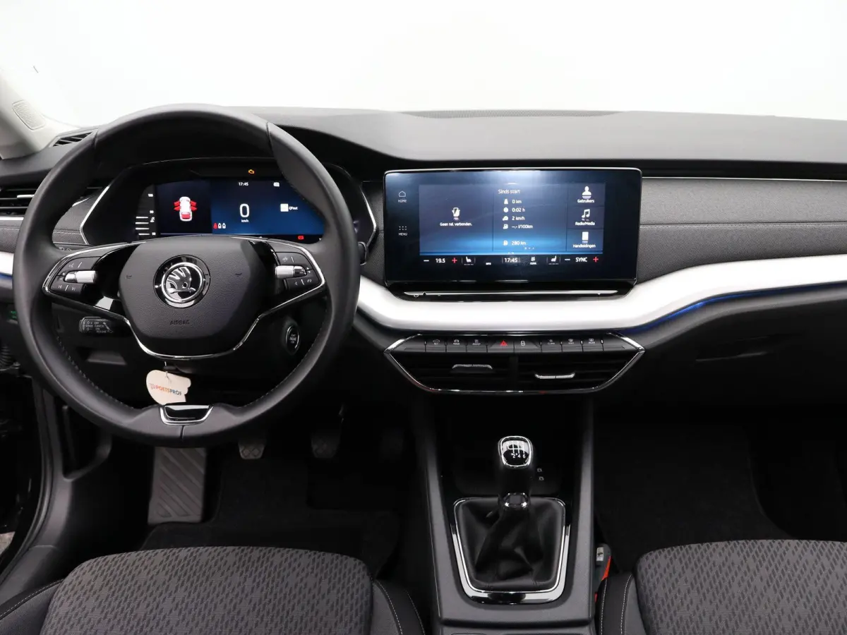 1.0 TSI Business Edition Plus | Apple Carplay / Android Auto | Keyless | Virtual Cockpit | Privacy Glass |