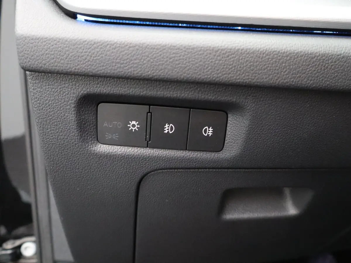 1.0 TSI Business Edition Plus | Apple Carplay / Android Auto | Keyless | Virtual Cockpit | Privacy Glass |