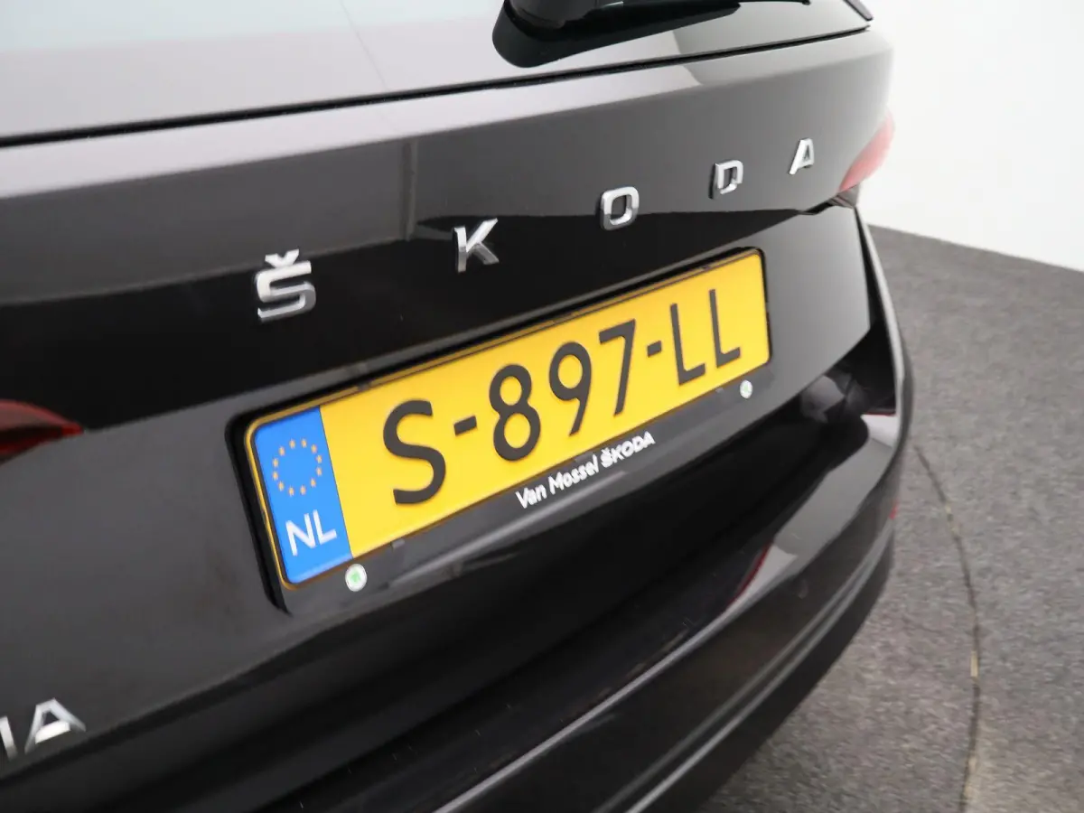 1.0 TSI Business Edition Plus | Apple Carplay / Android Auto | Keyless | Virtual Cockpit | Privacy Glass |