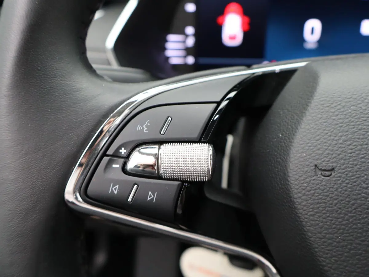 1.0 TSI Business Edition Plus | Apple Carplay / Android Auto | Keyless | Virtual Cockpit | Privacy Glass |