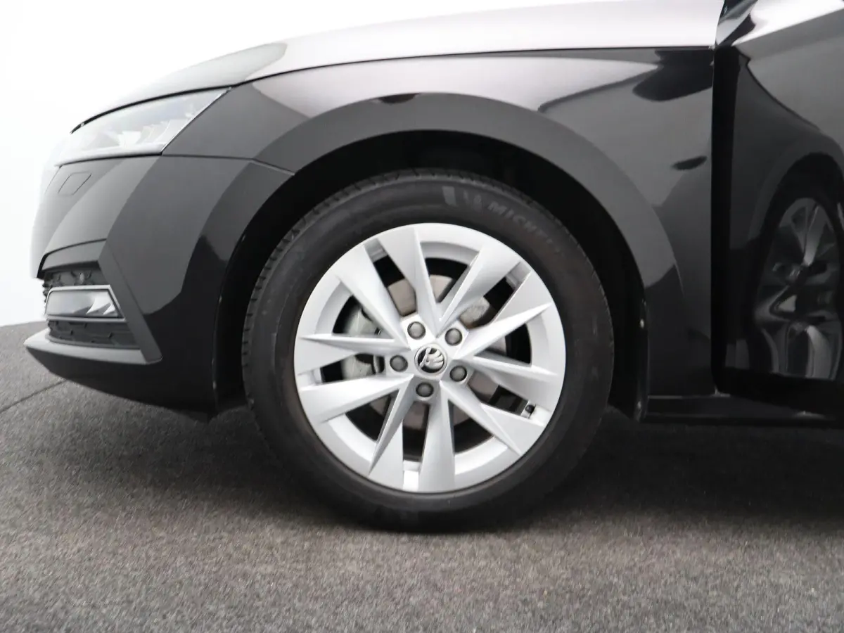 1.0 TSI Business Edition Plus | Apple Carplay / Android Auto | Keyless | Virtual Cockpit | Privacy Glass |