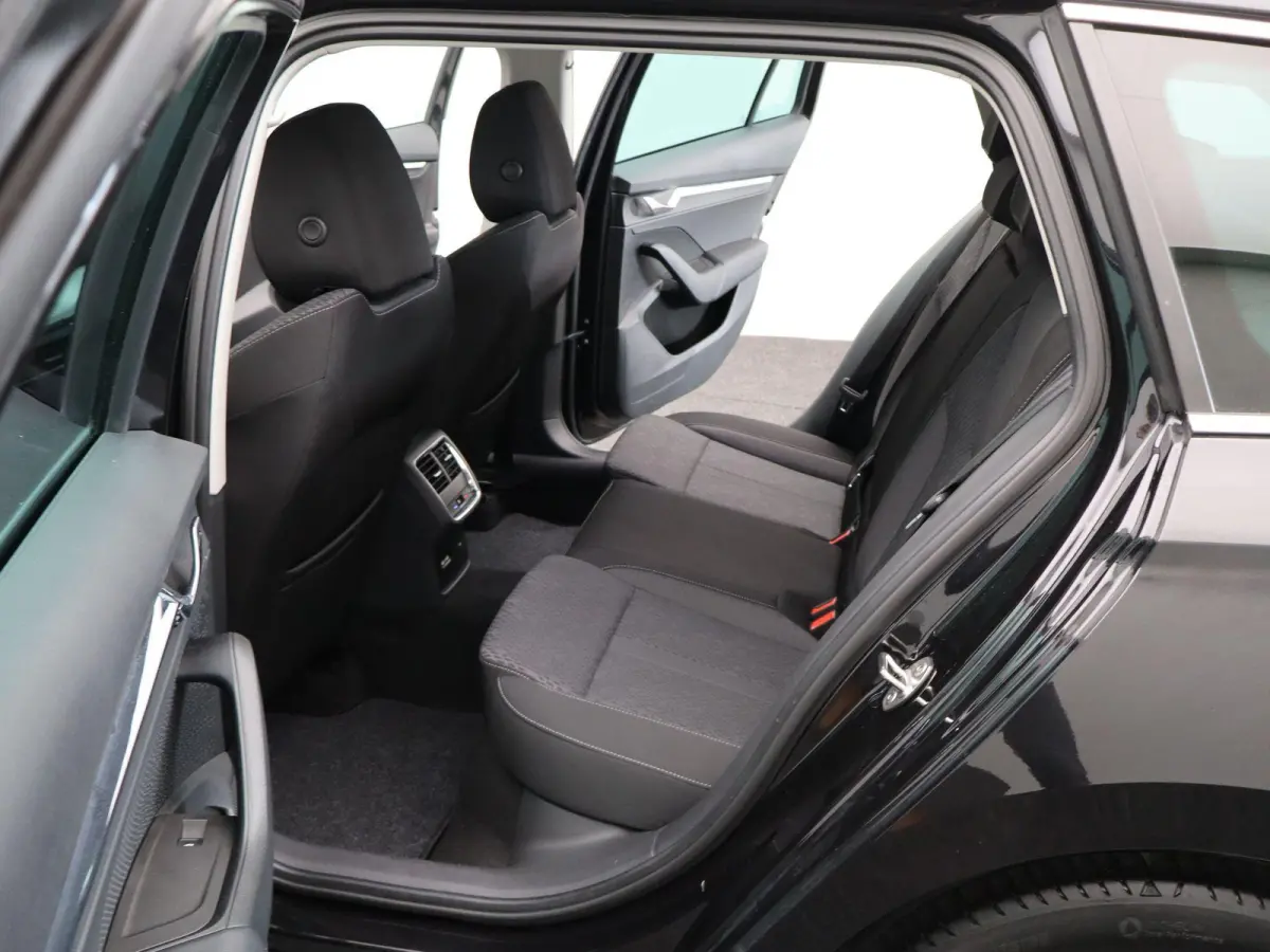 1.0 TSI Business Edition Plus | Apple Carplay / Android Auto | Keyless | Virtual Cockpit | Privacy Glass |