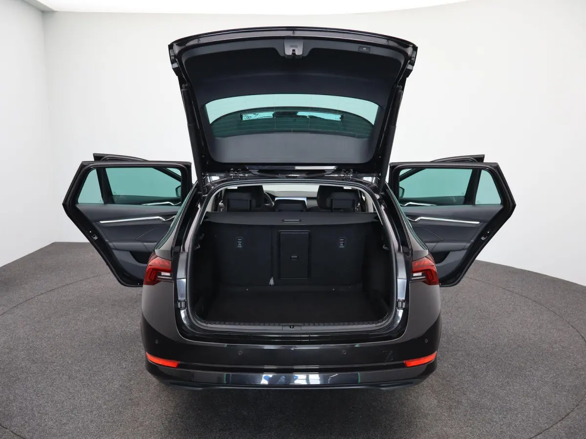 1.0 TSI Business Edition Plus | Apple Carplay / Android Auto | Keyless | Virtual Cockpit | Privacy Glass |