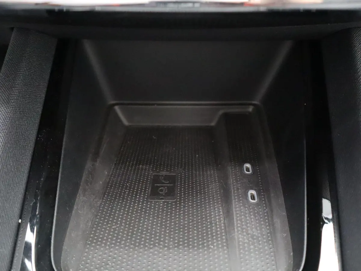 1.0 TSI Business Edition Plus | Apple Carplay / Android Auto | Keyless | Virtual Cockpit | Privacy Glass |