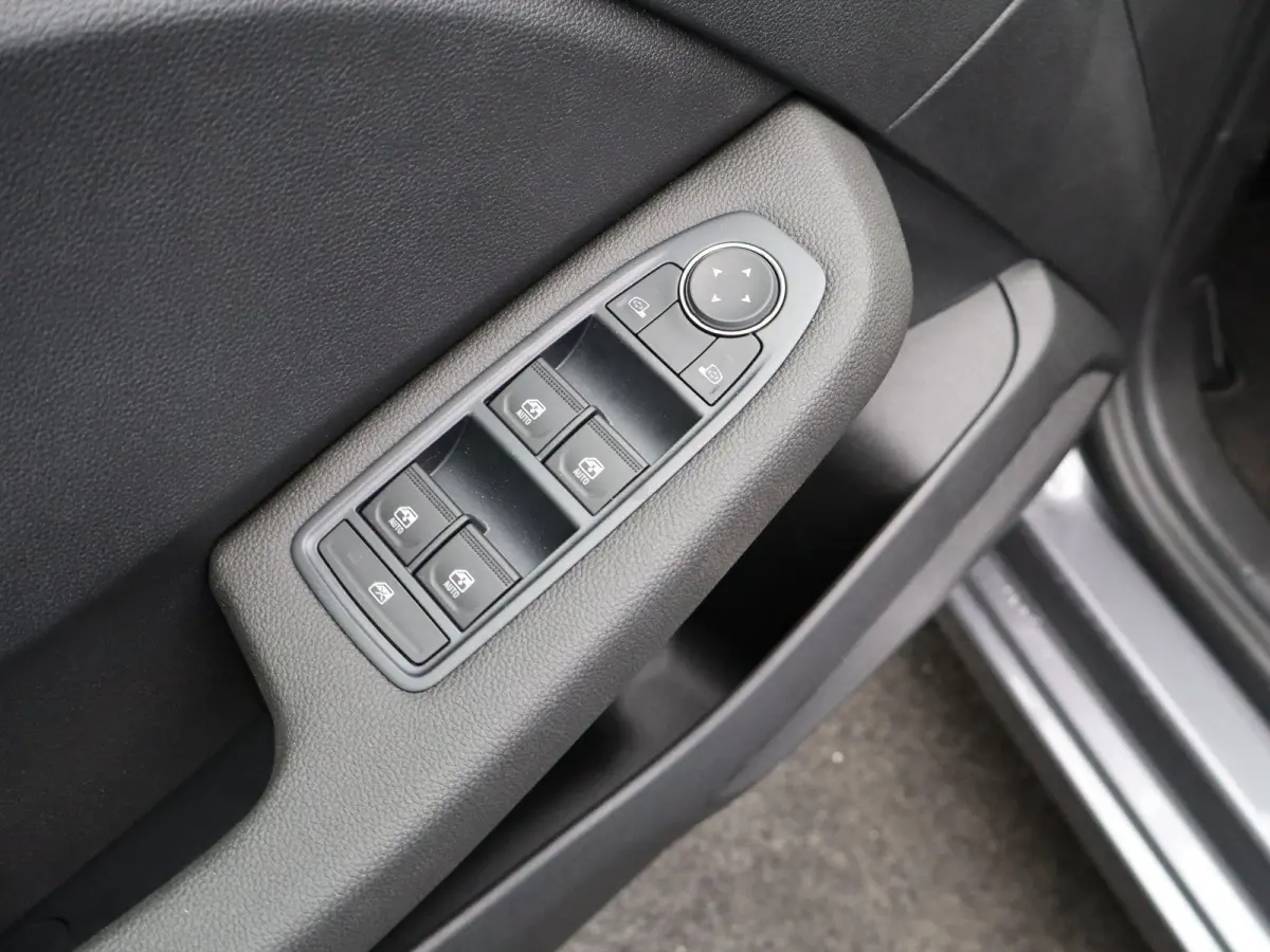 evolution TCe 90 | Apple Carplay/Android Auto | Parkeersensoren |