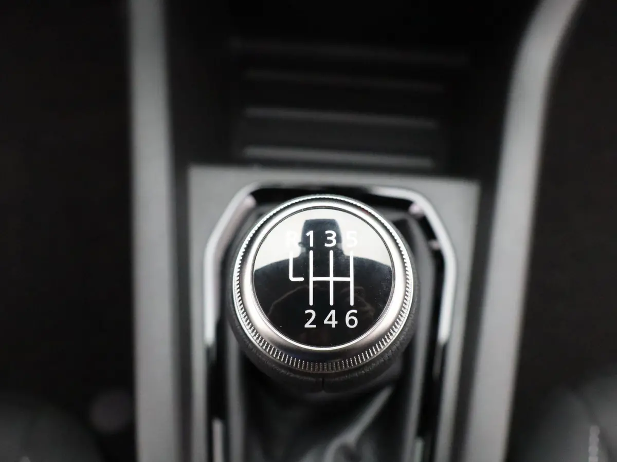evolution TCe 90 | Apple Carplay/Android Auto | Parkeersensoren |