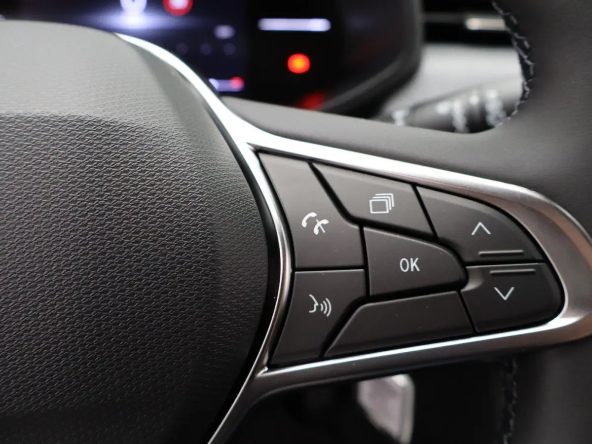 evolution TCe 90 | Apple Carplay/Android Auto | Parkeersensoren |