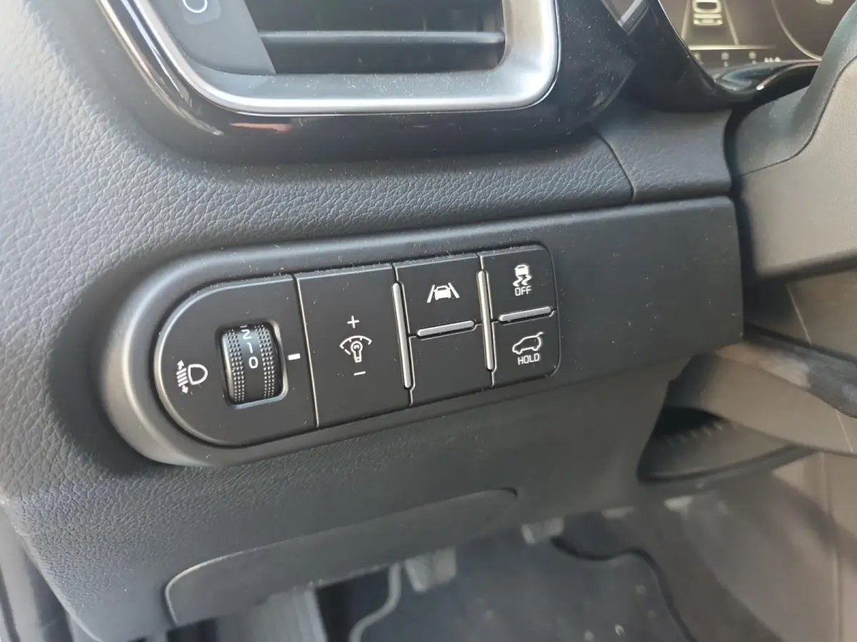 1.0T DynamicPlusLine DEMO | Direct beschikbaar | Stoel en stuurverwarming | Dodehoekdetectie | Getinte ramen achter | Elektrische achterklep | Keyless met startknop | Parkeersensoren voor en