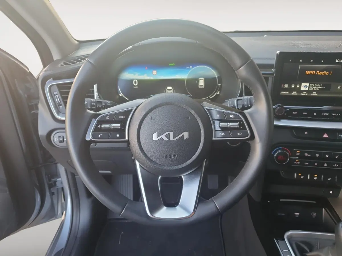 1.0T DynamicPlusLine DEMO | Direct beschikbaar | Stoel en stuurverwarming | Dodehoekdetectie | Getinte ramen achter | Elektrische achterklep | Keyless met startknop | Parkeersensoren voor en