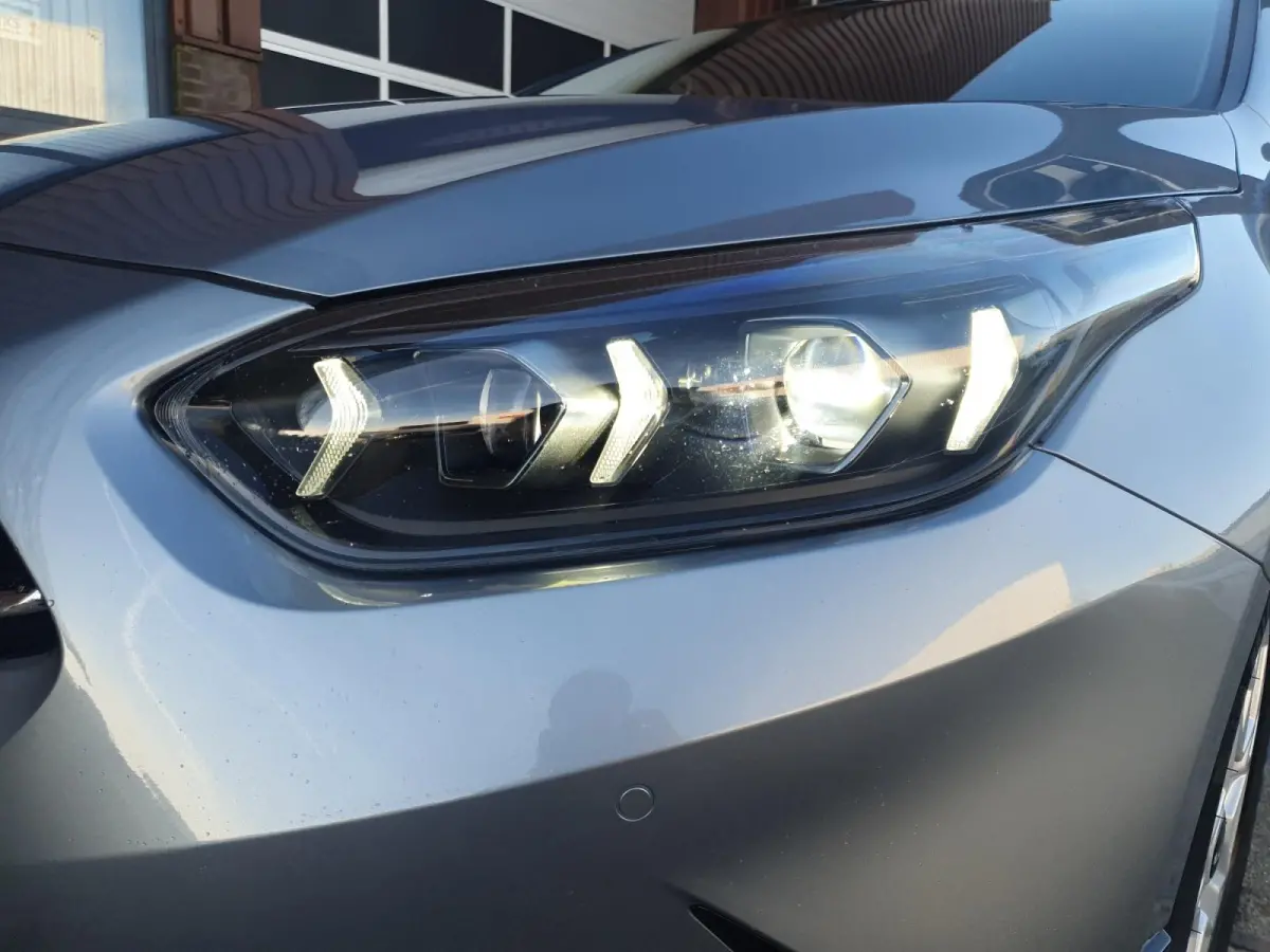 1.0T DynamicPlusLine DEMO | Direct beschikbaar | Stoel en stuurverwarming | Dodehoekdetectie | Getinte ramen achter | Elektrische achterklep | Keyless met startknop | Parkeersensoren voor en