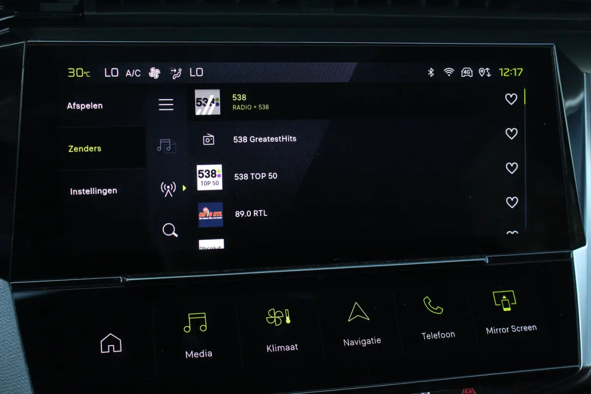 1.6 Plug-in Hybrid 225 GT | Pano | Camera | Keyless | LMV 18" | DAB | Dodehoeksens. | Climate | LED | Navi | Pano | Camera | Keyless | LMV 18" | DAB | Dodehoeksens. | Climate | LED | Navi |