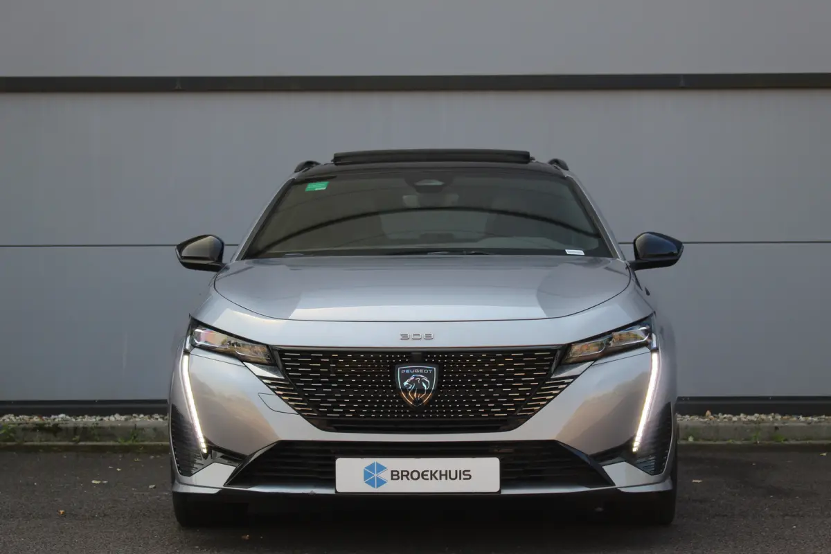 1.6 Plug-in Hybrid 225 GT | Pano | Camera | Keyless | LMV 18" | DAB | Dodehoeksens. | Climate | LED | Navi | Pano | Camera | Keyless | LMV 18" | DAB | Dodehoeksens. | Climate | LED | Navi |
