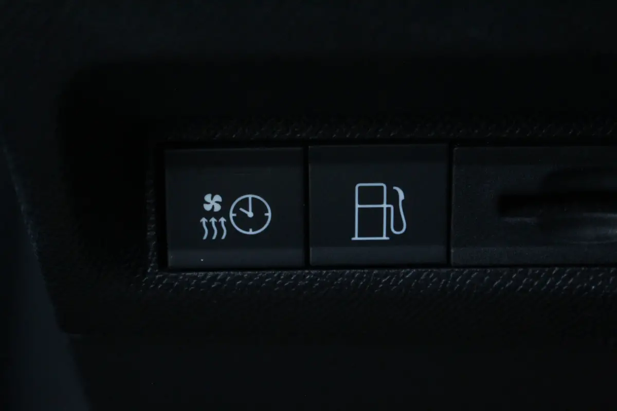 1.6 Plug-in Hybrid 225 GT | Pano | Camera | Keyless | LMV 18" | DAB | Dodehoeksens. | Climate | LED | Navi | Pano | Camera | Keyless | LMV 18" | DAB | Dodehoeksens. | Climate | LED | Navi |