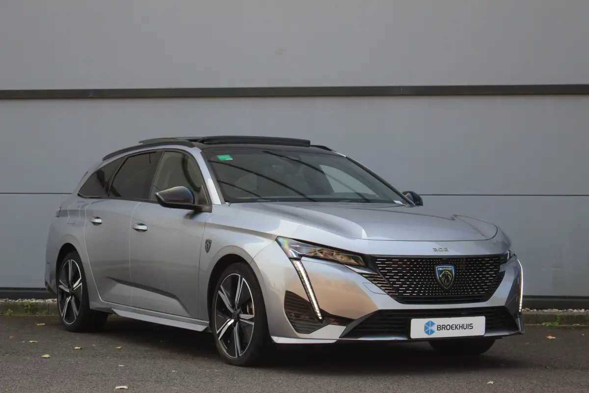 1.6 Plug-in Hybrid 225 GT | Pano | Camera | Keyless | LMV 18" | DAB | Dodehoeksens. | Climate | LED | Navi | Pano | Camera | Keyless | LMV 18" | DAB | Dodehoeksens. | Climate | LED | Navi |
