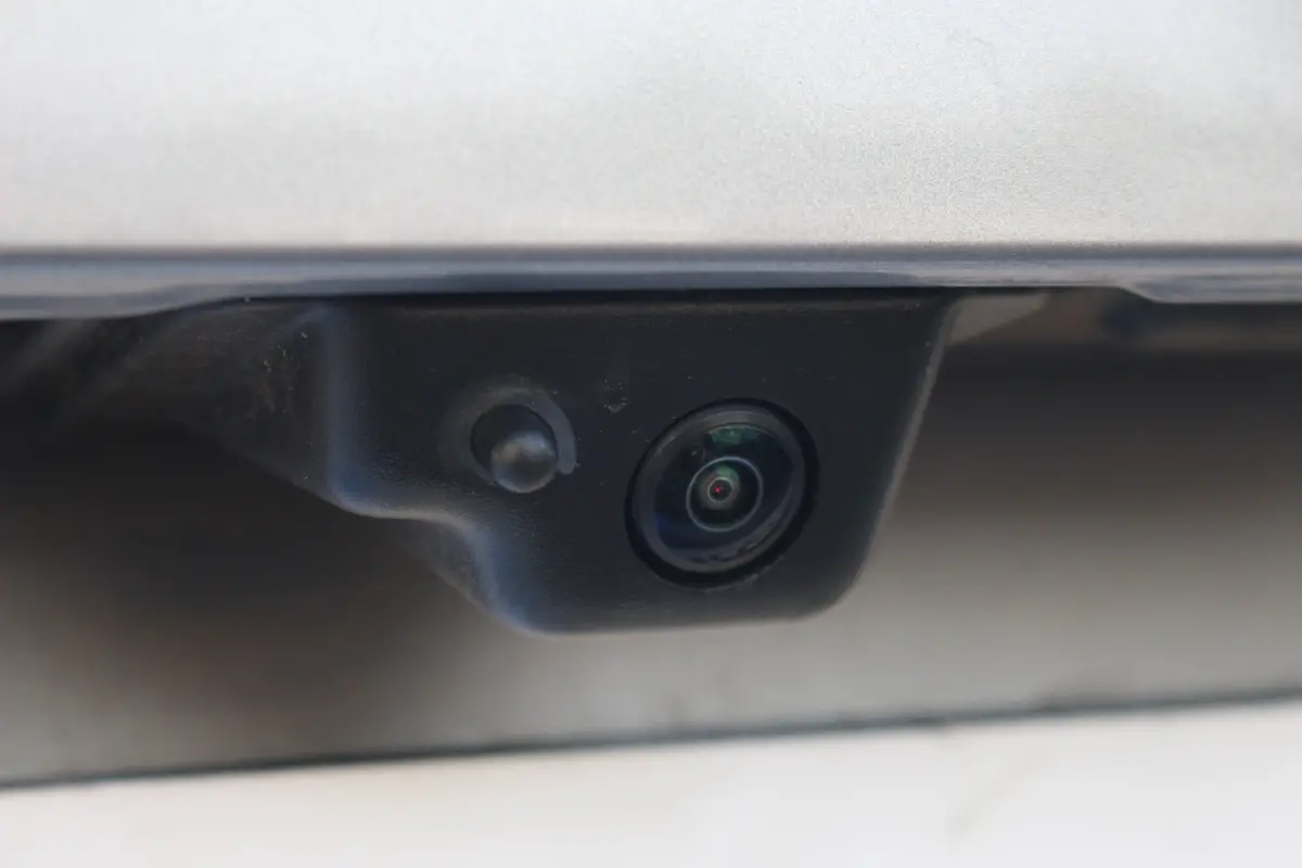 1.6 Plug-in Hybrid 225 GT | Pano | Camera | Keyless | LMV 18" | DAB | Dodehoeksens. | Climate | LED | Navi | Pano | Camera | Keyless | LMV 18" | DAB | Dodehoeksens. | Climate | LED | Navi |